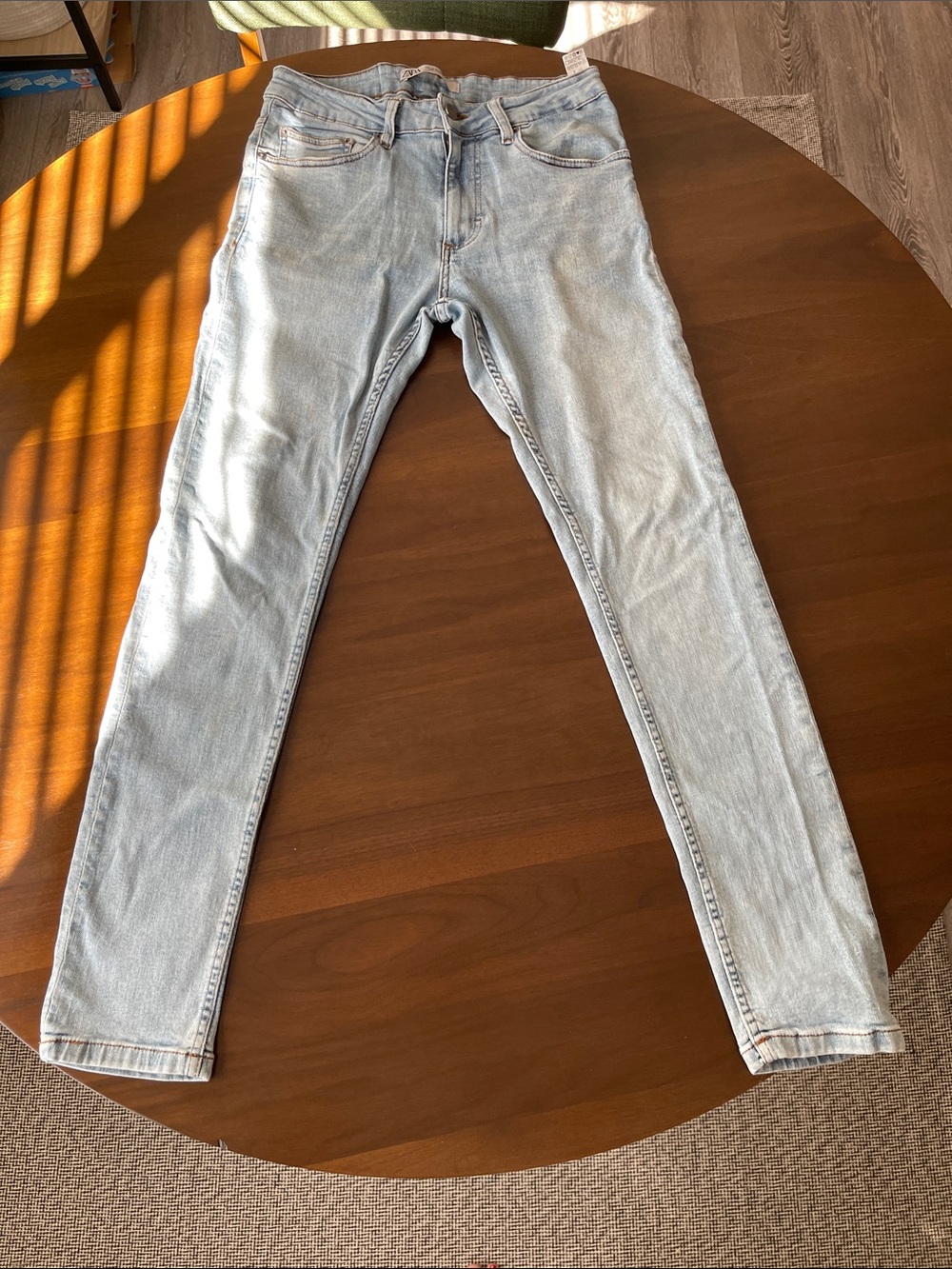 Light Wash Women’s Slim Jeans - Light Blue
